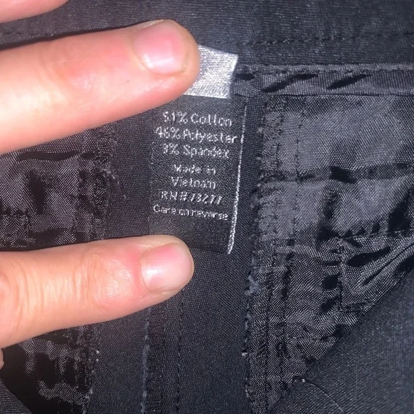 Apt. 9 black capri pants size 4 - Picture 6 of 10